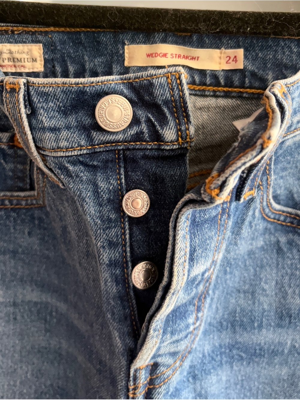 Levi’s Womens Blue Denim Jeans - Casual Straight Fit - Picture 4 of 4